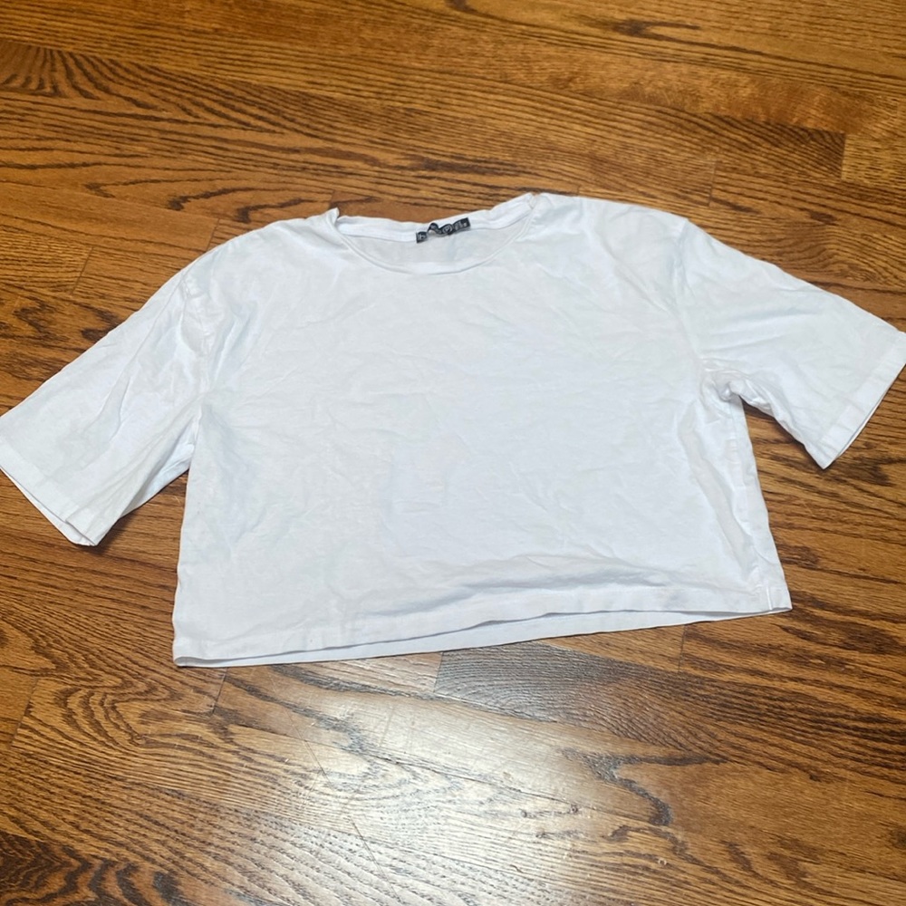 Boohoo white short sleeve